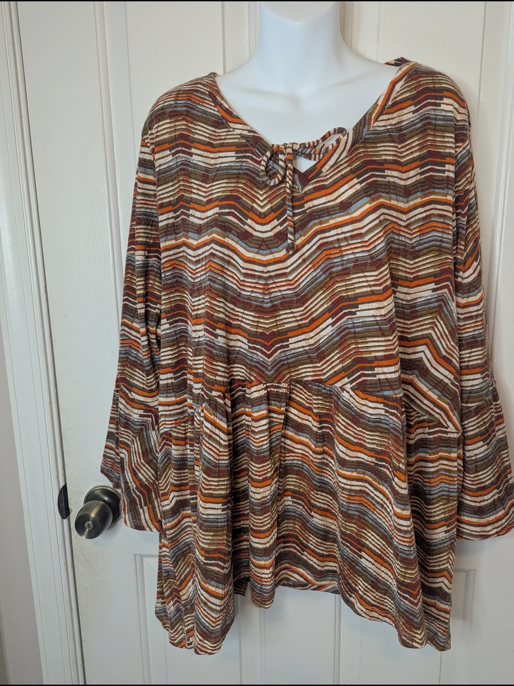 Cato Womens Plus 22/24W Babydoll Blouse Tunic Chevron Earth Tone Tie Neck Boho